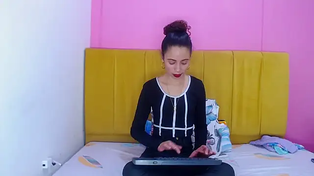 angelinabrookcm101 online show from 12/03/24, 03:15