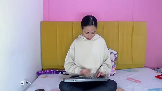 angelinabrookcm101 online show from 12/07/24, 05:21