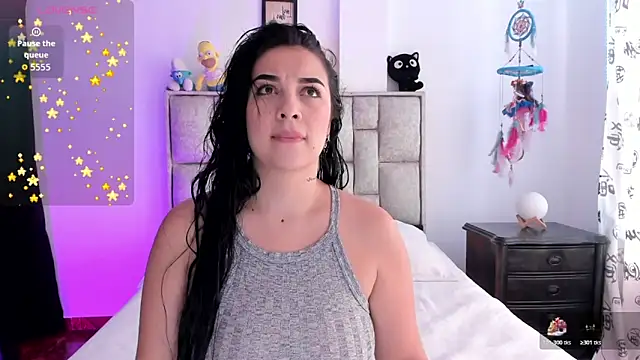 brianaGuzman online show from 11/18/25, 06:22