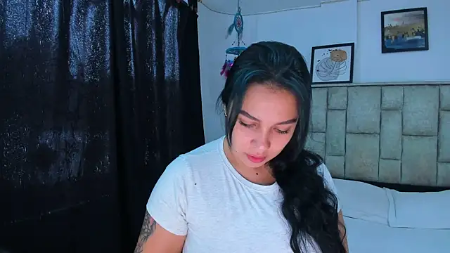 Snapshot of brianaGuzman chatting on 05/30/26, 04:23 brianaGuzman online show from 05/30/26, 04:23
