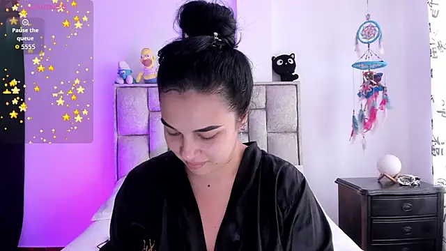 brianaGuzman online show from 11/16/25, 06:23