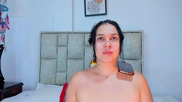 brianaGuzman online show from 03/26/26, 06:28