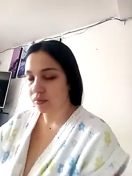 Snapshot of brianaGuzman chatting on 05/10/26, 02:30 brianaGuzman online show from 05/10/26, 02:30
