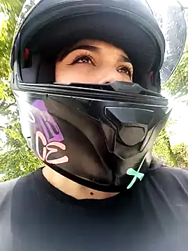 brianaGuzman online show from 09/19/25, 05:28