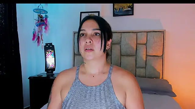 Snapshot of brianaGuzman chatting on 05/16/26, 05:34 brianaGuzman online show from 05/16/26, 05:34