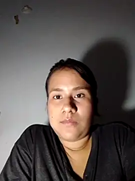 Snapshot of sol_miluna chatting on 06/25/26, 05:12 sol miluna online show from 06/25/26, 05:12