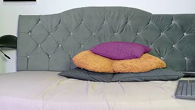 louis bcasta1 online show from 10/30/25, 07:11