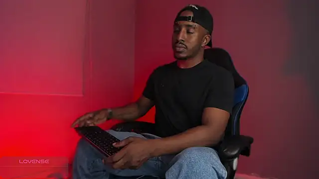 adamjackson  online show from 09/19/25, 02:15