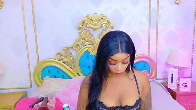 SalomeRestrepo online show from 11/08/25, 05:00