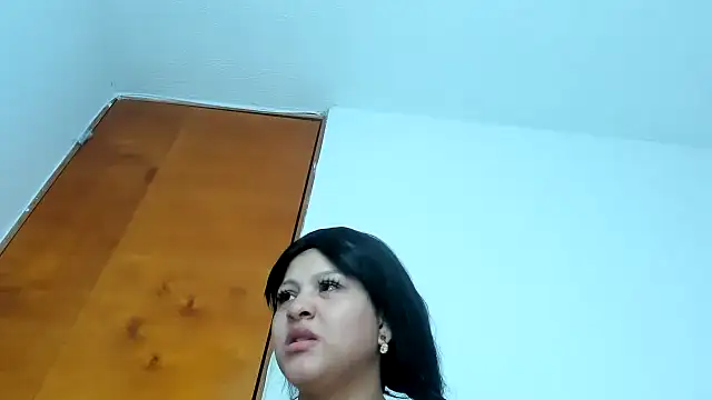 Snapshot of Natalycarter chatting on 10/19/25, 05:05 Natalycarter online show from 10/19/25, 05:05