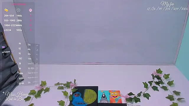Snapshot of Mxss_Honey chatting on 10/12/25, 09:43 Mxss Honey online show from 10/12/25, 09:43