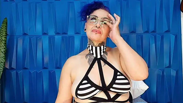 SandyyRose online show from 02/17/25, 11:00