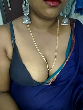 Snapshot of Sexy_Ammu_Telugu chatting on 03/21/25, 04:17 Sexy Ammu Telugu online show from 03/21/25, 04:17