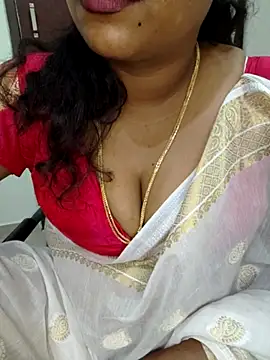 Snapshot of Sexy_Ammu_Telugu chatting on 10/10/25, 04:46 Sexy Ammu Telugu online show from 10/10/25, 04:46