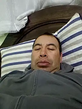 Snapshot of Piter1022 chatting on 01/13/26, 04:05 Piter1022 online show from 01/13/26, 04:05