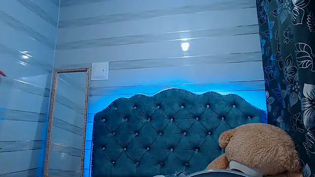 Snapshot of lily_jamesx chatting on 03/20/25, 12:51 lily jamesx online show from 03/20/25, 12:51