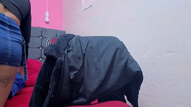 Snapshot of lily_jamesx chatting on 09/15/25, 03:01 lily jamesx online show from 09/15/25, 03:01