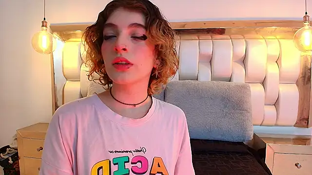 EvaHalsey online show from 09/23/25, 07:43