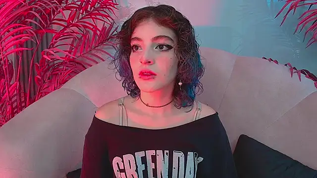 EvaHalsey online show from 11/06/25, 08:02