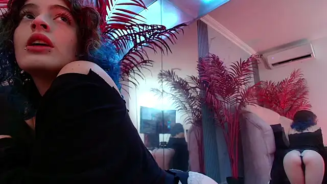 EvaHalsey online show from 12/01/25, 07:59