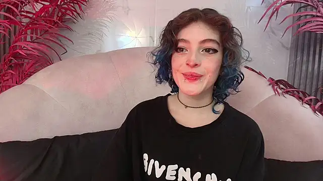EvaHalsey online show from 10/27/25, 07:48