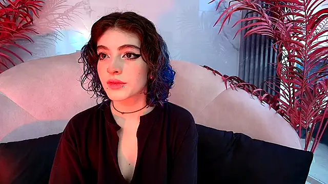 EvaHalsey online show from 10/24/25, 07:35