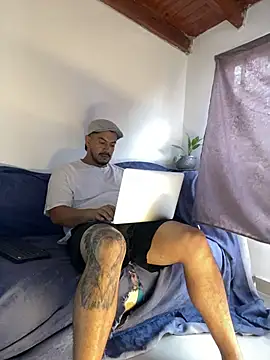 AndresSmith   online show from 03/23/26, 07:47