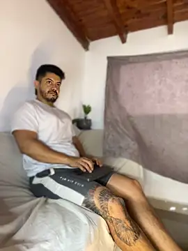 AndresSmith   online show from 04/15/26, 07:40