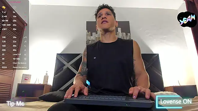 Snapshot of nakedfoam1 chatting on 04/03/26, 03:13 nakedfoam1 online show from 04/03/26, 03:13