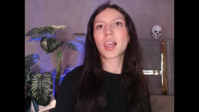 Snapshot of Bianca_ks chatting on 10/11/25, 03:18 Bianca ks online show from 10/11/25, 03:18