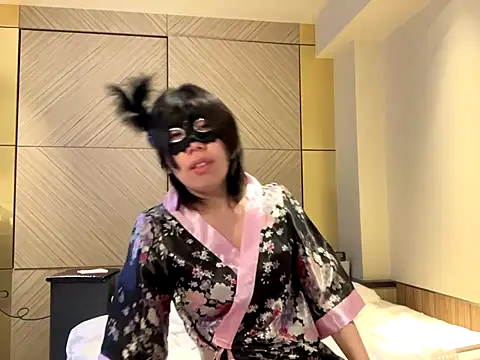 r xyz01 online show from 11/13/25, 01:15