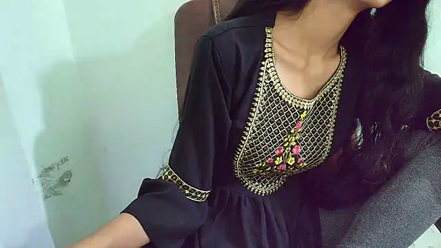 Snapshot of Srabontii chatting on 03/21/25, 03:12 Srabontii online show from 03/21/25, 03:12