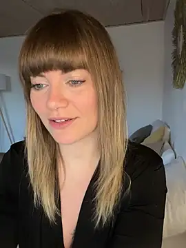 Snapshot of Milla__one chatting on 01/07/25, 07:42 Milla one online show from 01/07/25, 07:42