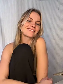 Milla  one online show from 02/18/26, 02:35