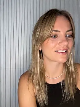 Snapshot of Milla__one chatting on 09/15/25, 07:53 Milla one online show from 09/15/25, 07:53