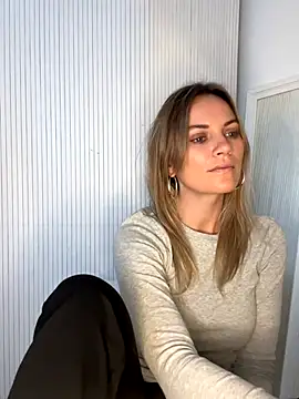 Milla  one online show from 11/17/25, 10:52