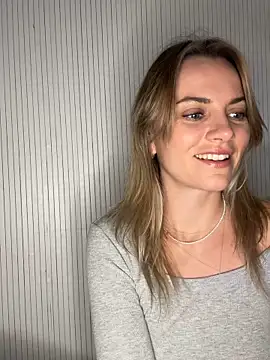 Snapshot of Milla__one chatting on 10/11/25, 05:25 Milla one online show from 10/11/25, 05:25