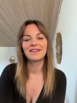 Snapshot of Milla__one chatting on 03/06/25, 07:58 Milla one online show from 03/06/25, 07:58