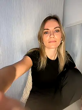 Milla  one online show from 12/02/25, 09:55