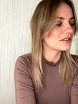 Snapshot of Milla__one chatting on 10/14/25, 06:47 Milla one online show from 10/14/25, 06:47