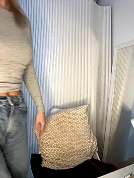 Milla  one online show from 01/10/26, 02:12