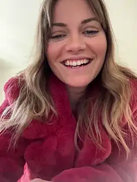 Snapshot of Milla__one chatting on 02/17/25, 03:55 Milla one online show from 02/17/25, 03:55