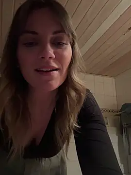 Snapshot of Milla__one chatting on 02/17/25, 07:33 Milla one online show from 02/17/25, 07:33