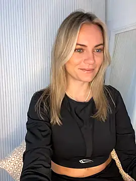 Milla  one online show from 12/16/25, 09:02