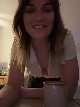 Snapshot of Milla__one chatting on 02/19/25, 06:00 Milla one online show from 02/19/25, 06:00