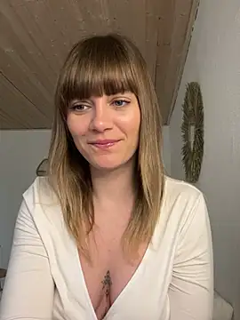 Snapshot of Milla__one chatting on 02/11/25, 11:31 Milla one online show from 02/11/25, 11:31