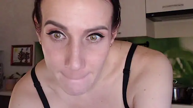 Snapshot of pepper_milf chatting on 02/10/25, 04:25 pepper milf online show from 02/10/25, 04:25