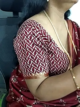 Snapshot of Deepthi_Mysore chatting on 03/11/25, 05:13 Deepthi Mysore online show from 03/11/25, 05:13