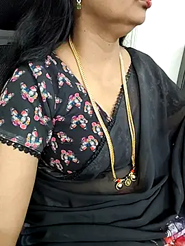 Snapshot of Deepthi_Mysore chatting on 03/10/25, 03:52 Deepthi Mysore online show from 03/10/25, 03:52