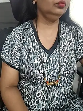 Snapshot of Deepthi_Mysore chatting on 09/29/25, 05:51 Deepthi Mysore online show from 09/29/25, 05:51